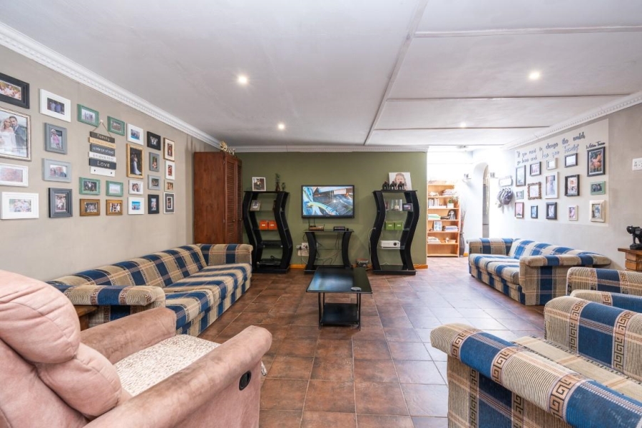 2 Bedroom Property for Sale in Victoria Park Western Cape